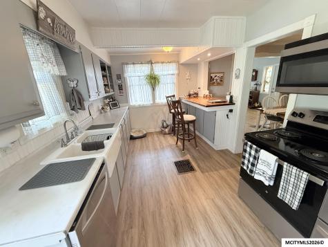 609 S Massachusetts Mason City IA 50401