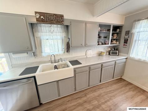 609 S Massachusetts Mason City IA 50401