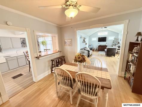 609 S Massachusetts Mason City IA 50401