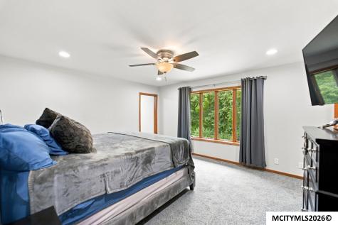 1005 Prairie View Place Rockford IA 50468
