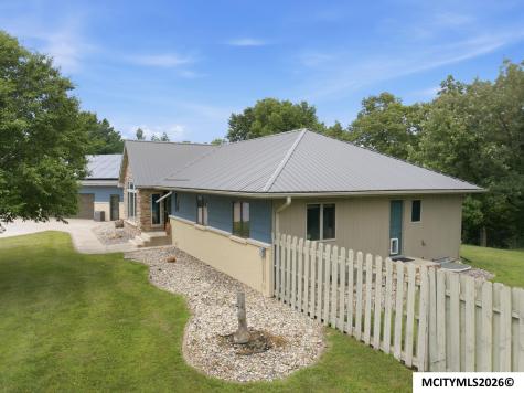 1005 Prairie View Place Rockford IA 50468