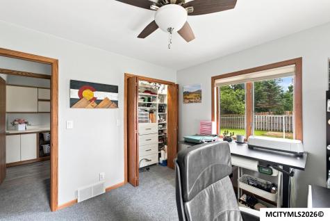 1005 Prairie View Place Rockford IA 50468