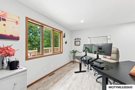 1005 Prairie View Place Rockford IA 50468