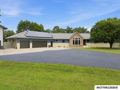 1005 Prairie View Place Rockford IA 50468
