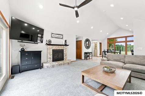 1005 Prairie View Place Rockford IA 50468