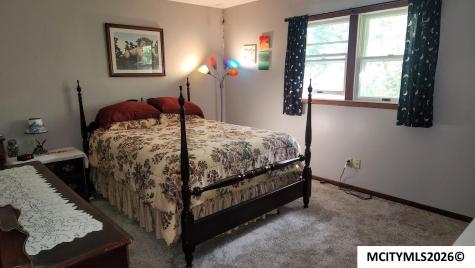 1787 Gilmore Avenue New Hampton IA 50659