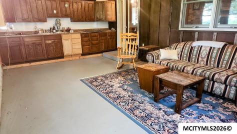 1787 Gilmore Avenue New Hampton IA 50659