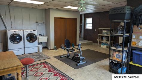 1787 Gilmore Avenue New Hampton IA 50659