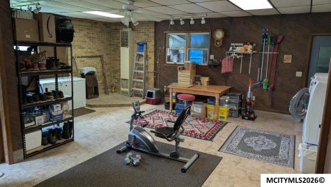 1787 Gilmore Avenue New Hampton IA 50659