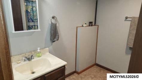 1787 Gilmore Avenue New Hampton IA 50659