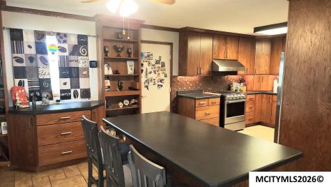 1787 Gilmore Avenue New Hampton IA 50659