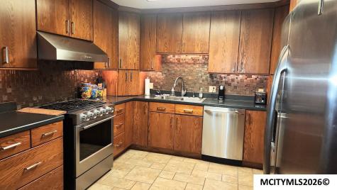 1787 Gilmore Avenue New Hampton IA 50659