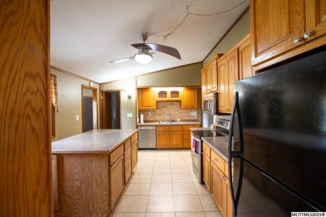 23620 Thrush Avenue Mason City IA 50401