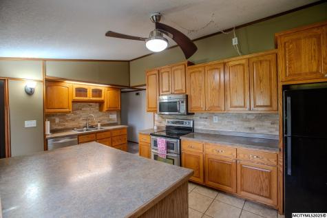 23620 Thrush Avenue Mason City IA 50401