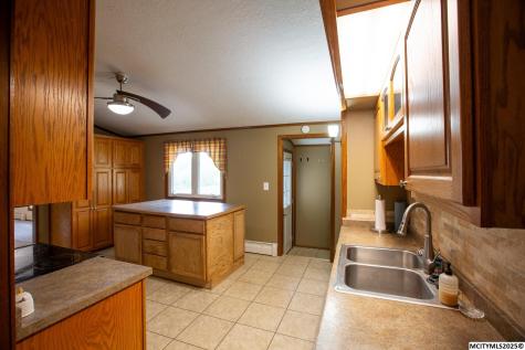 23620 Thrush Avenue Mason City IA 50401