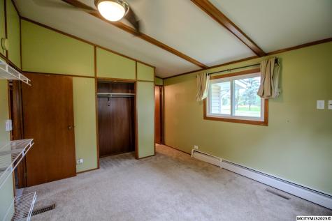 23620 Thrush Avenue Mason City IA 50401