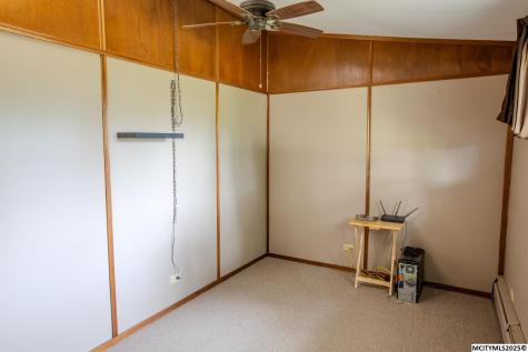 23620 Thrush Avenue Mason City IA 50401