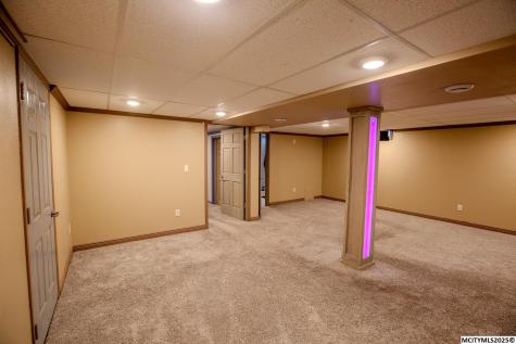 23620 Thrush Avenue Mason City IA 50401