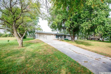 23620 Thrush Avenue Mason City IA 50401