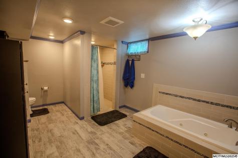 23620 Thrush Avenue Mason City IA 50401