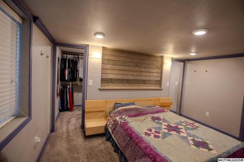 23620 Thrush Avenue Mason City IA 50401