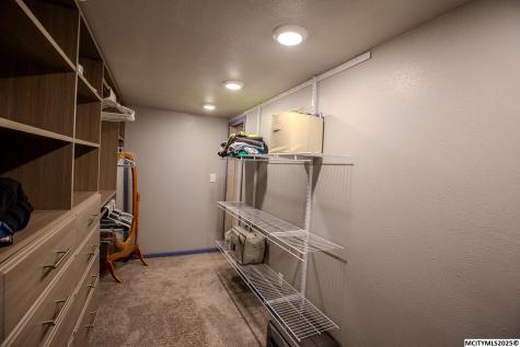 23620 Thrush Avenue Mason City IA 50401