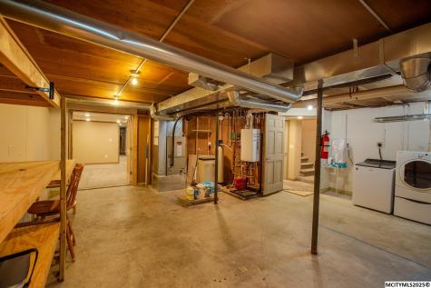 23620 Thrush Avenue Mason City IA 50401