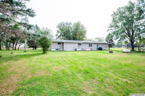 23620 Thrush Avenue Mason City IA 50401