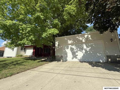 635 N 8th Street Forest City IA 50436