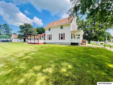 304 21st Street SE Mason City IA 50401