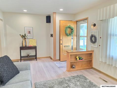 104 N Taylor Mason City IA 50401