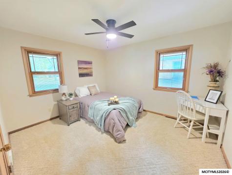 104 N Taylor Mason City IA 50401