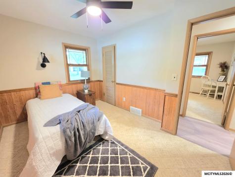 104 N Taylor Mason City IA 50401