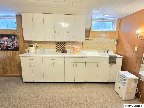104 N Taylor Mason City IA 50401