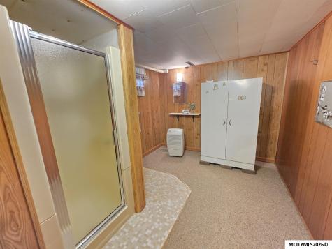 104 N Taylor Mason City IA 50401