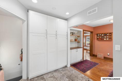 1011 2nd Street NW Mason City IA 50401