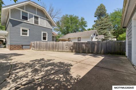 1011 2nd Street NW Mason City IA 50401
