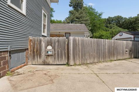 1011 2nd Street NW Mason City IA 50401