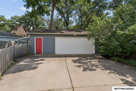 1011 2nd Street NW Mason City IA 50401