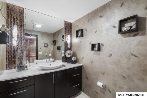 154 Lakeview Drive Mason City IA 50401