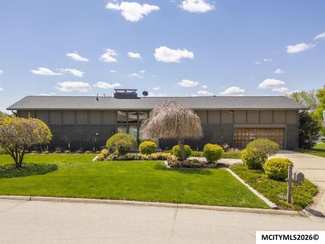 154 Lakeview Drive Mason City IA 50401