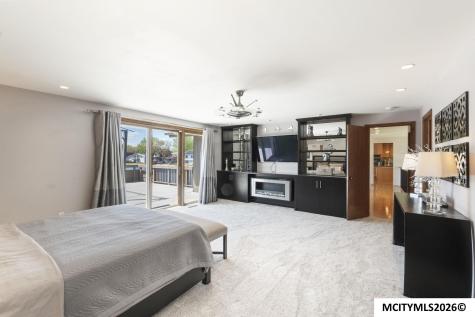 154 Lakeview Drive Mason City IA 50401