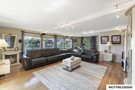 154 Lakeview Drive Mason City IA 50401