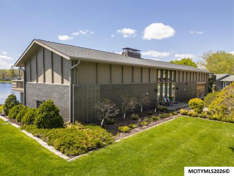 154 Lakeview Drive Mason City IA 50401