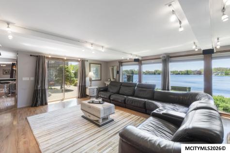 154 Lakeview Drive Mason City IA 50401