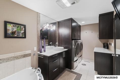 154 Lakeview Drive Mason City IA 50401