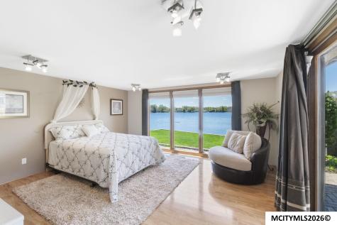 154 Lakeview Drive Mason City IA 50401