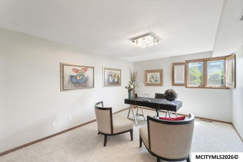 154 Lakeview Drive Mason City IA 50401