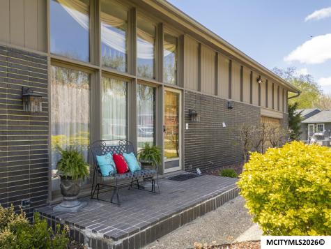 154 Lakeview Drive Mason City IA 50401