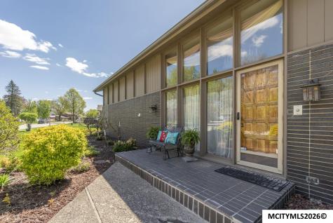 154 Lakeview Drive Mason City IA 50401